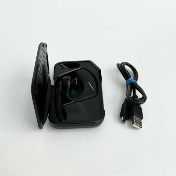 ‼️SOLD‼️Plantronics Voyager 5200-UC Bluetooth Headset Bundle - Picture 4 of 6